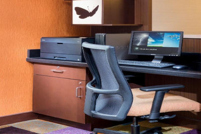 Fairfield Inn & Suites Линкольн Экстерьер фото