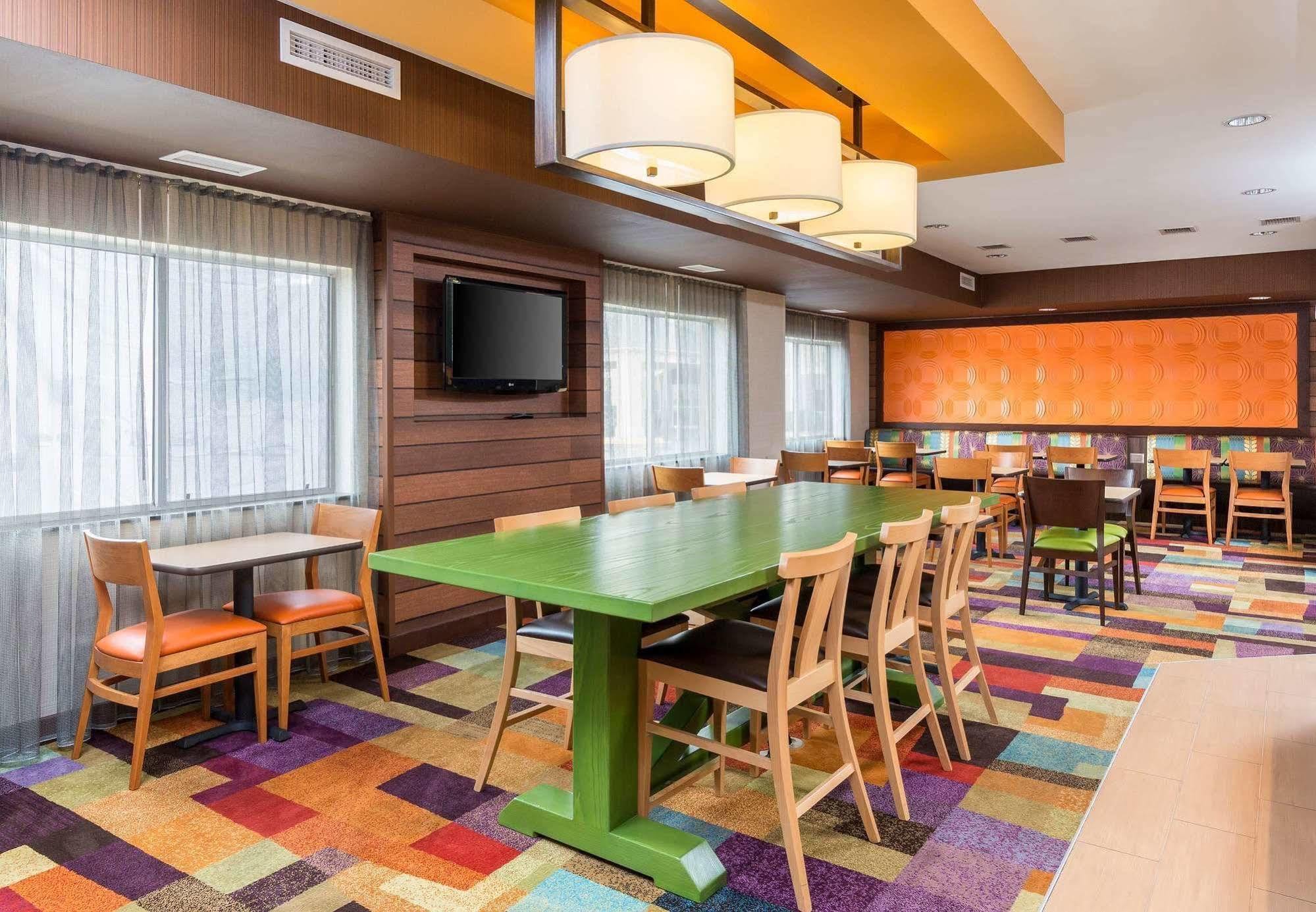 Fairfield Inn & Suites Линкольн Экстерьер фото